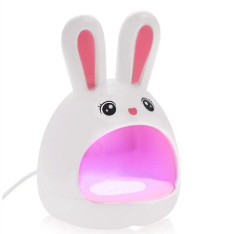 Miten kynsilamppu vaikuttaa ammattimaisiin manikyyristandardeihin maailmanlaajuisesti?